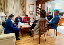 Imagen de la reunión de trabajo entre responsables del Ayuntamiento y el BBVA.