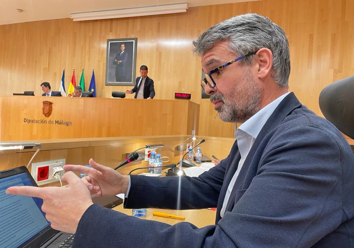 El diputado socialista José Bernal ha defendido la propuesta en el pleno.