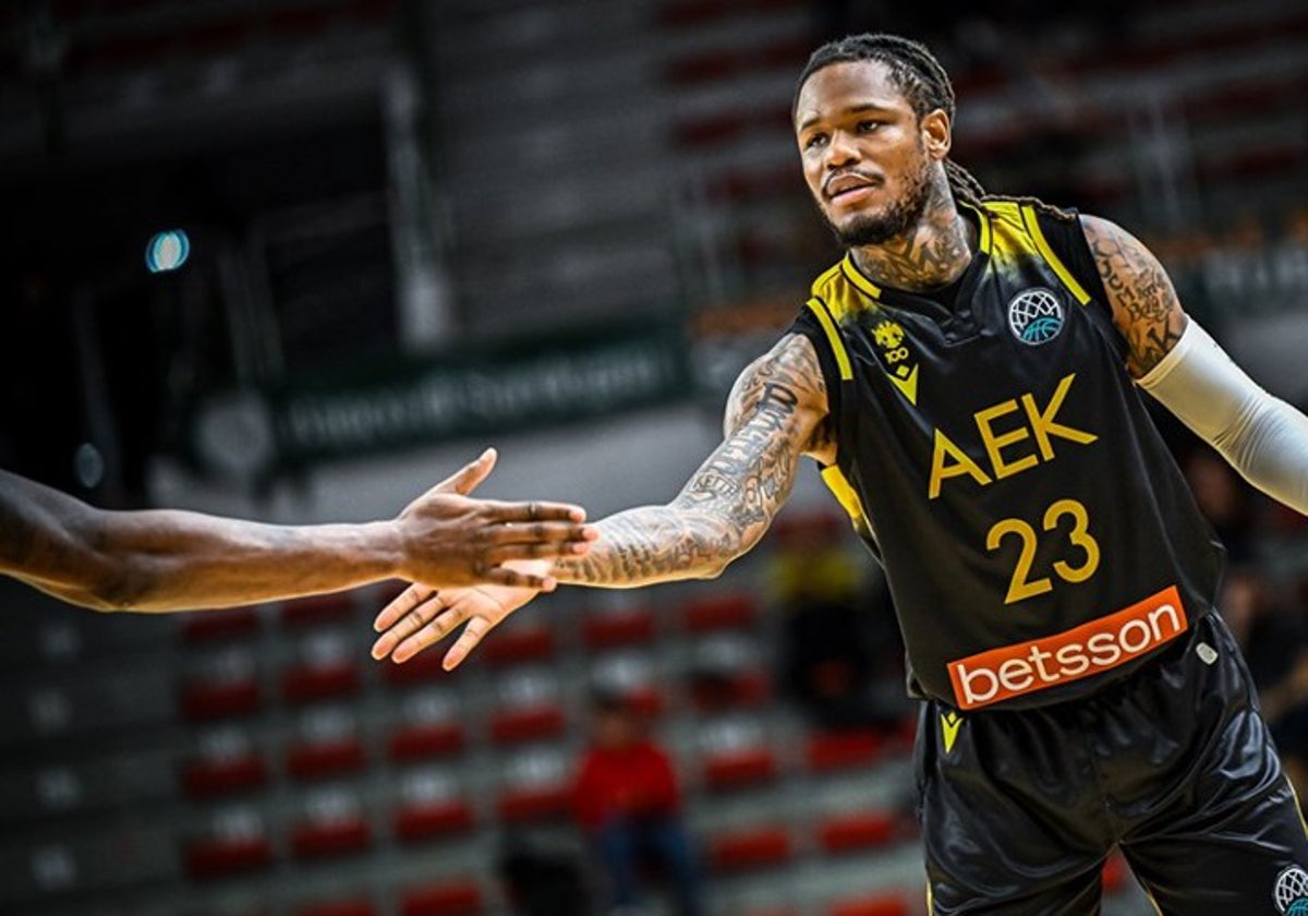 Ben McLemore, con la camiseta del AEK.