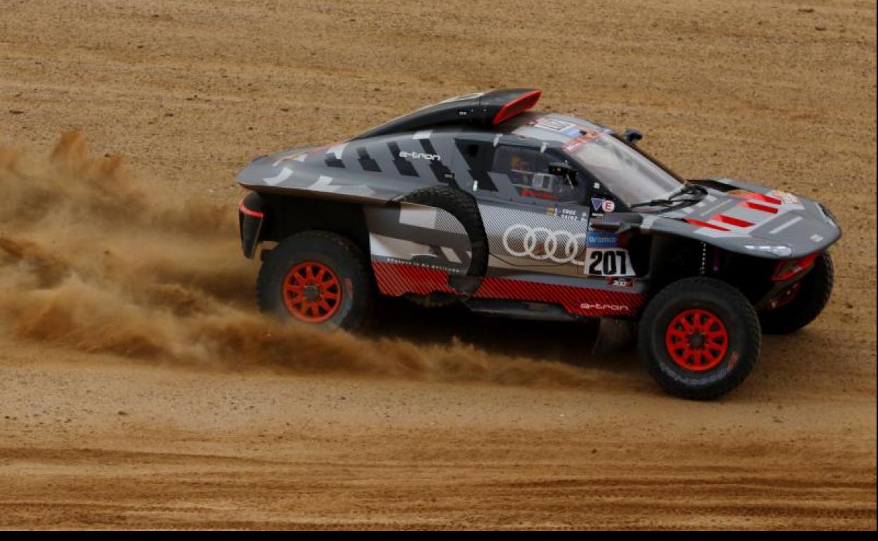 Carlos Sainz, durante la tercera etapa del Dakar. 