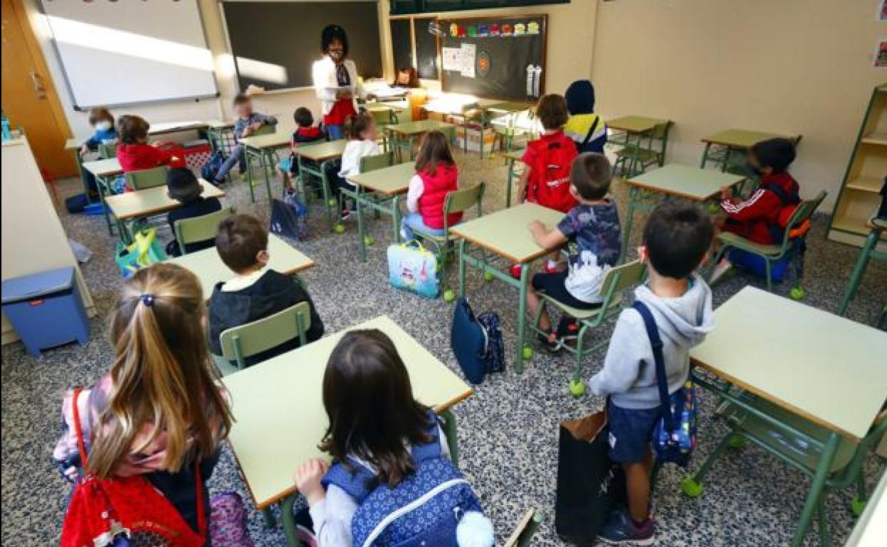 Educación: Casi 300 docentes reforzarán a partir de este mes la educación inclusiva en las primeras etapas en Andalucía