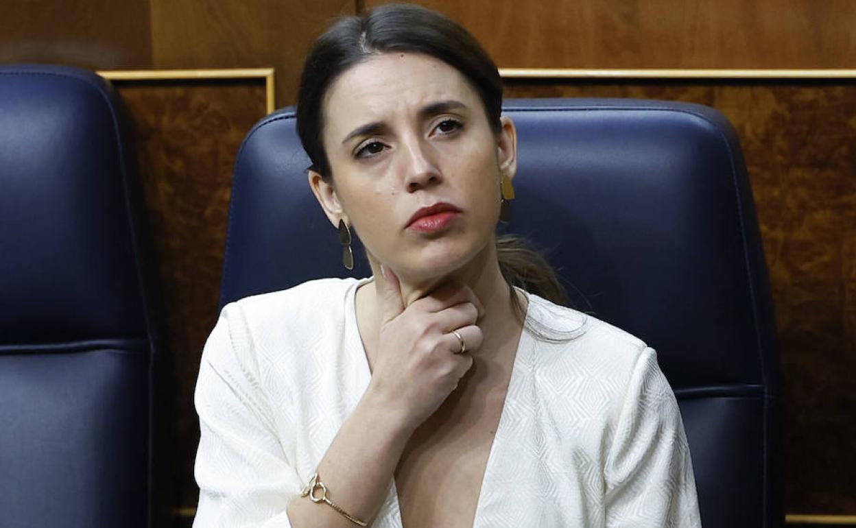 Irene Montero, ministra de Igualdad, en su escaño en el Congreso de los Diputados 