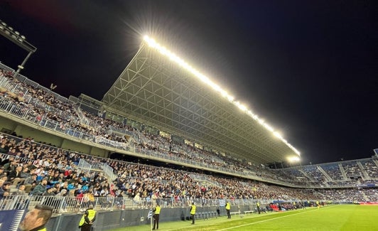 Aspecto de la grada en el partido de este sábado. 