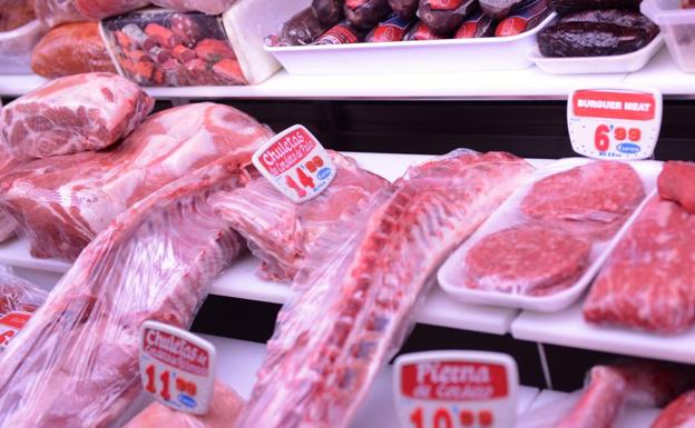 Los mejores y peores supermercados para comprar carne y pescado fresco, según una encuesta de la OCU