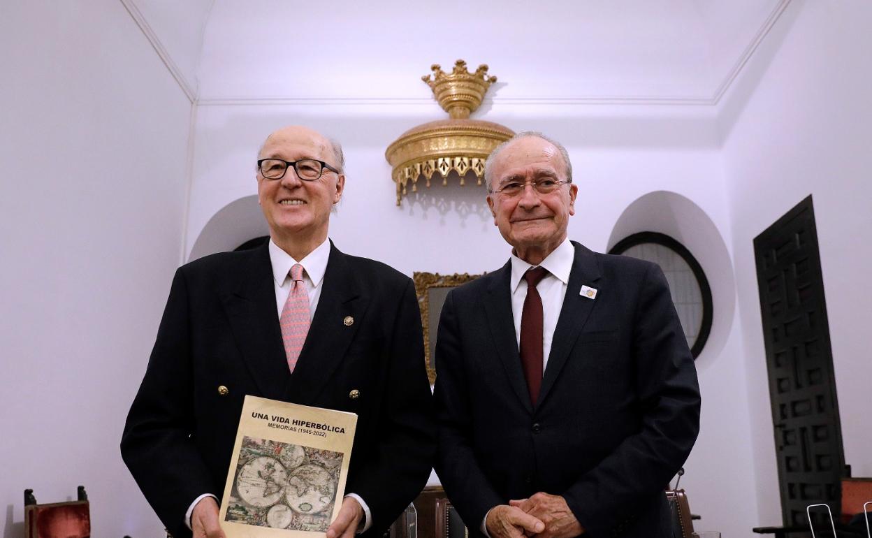 Abós y De la Torre, este miércoles, en la presentación del libro.