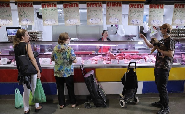 El precio de los alimentos en Málaga sigue subiendo por encima del 17%.