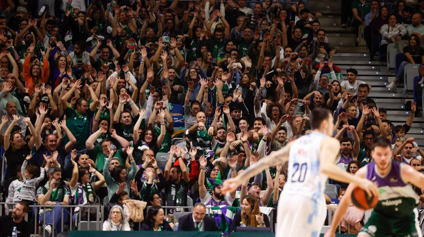 El Unicaja se exhibe ante el Río Breogán (100-66). 