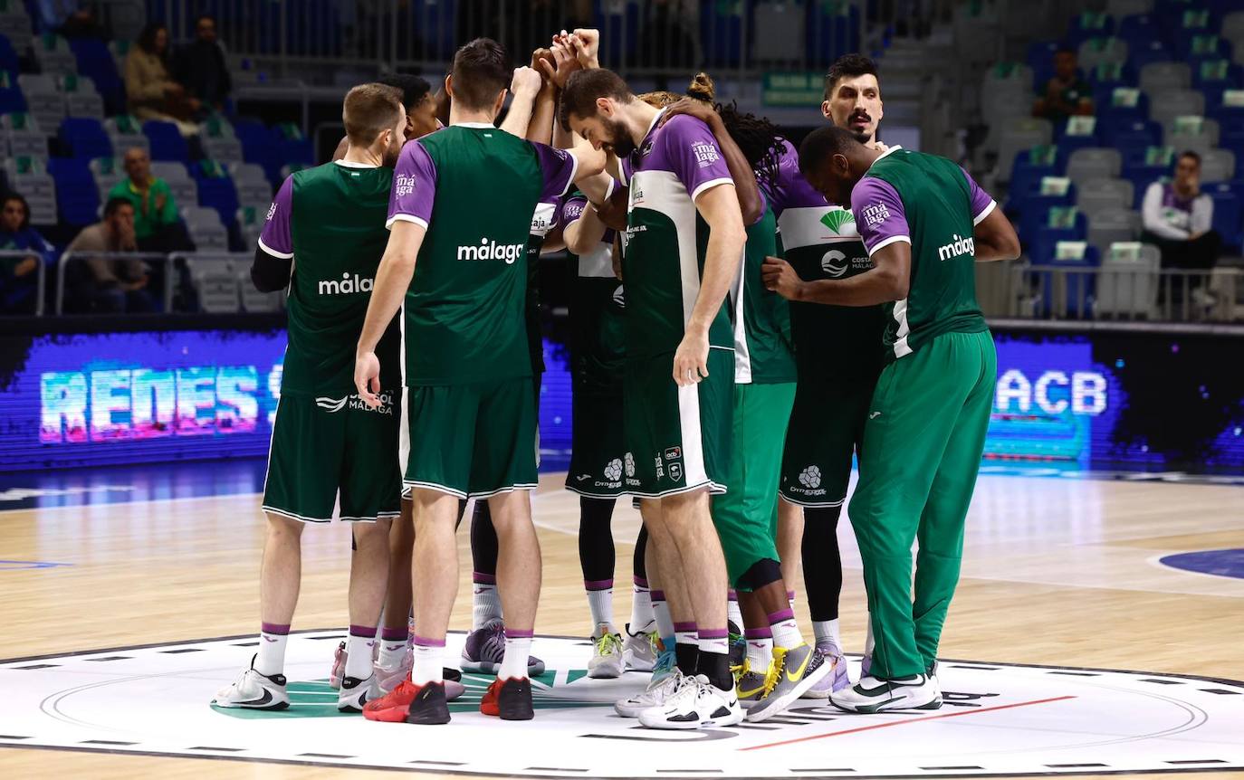 El Unicaja se exhibe ante el Río Breogán (100-66). 