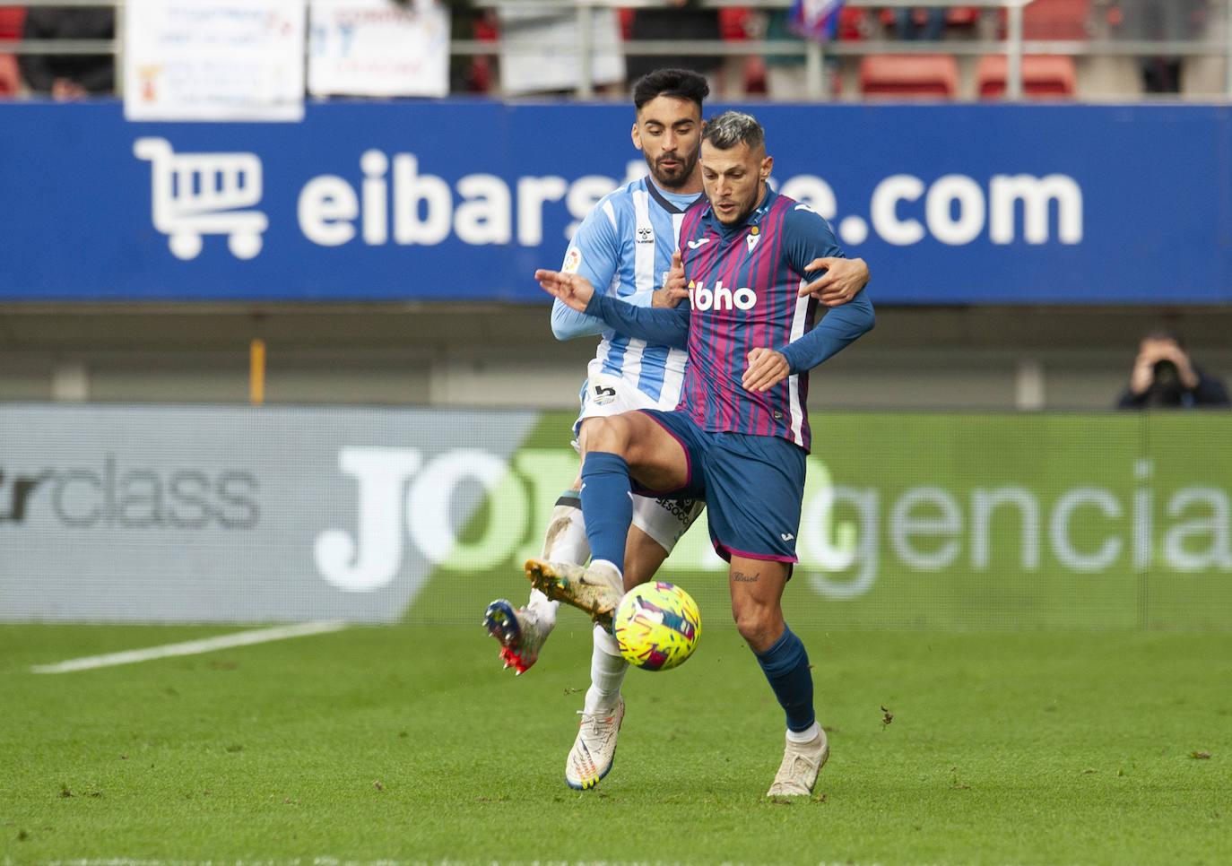 Fotos: Las mejores imágenes del Eibar - Málaga