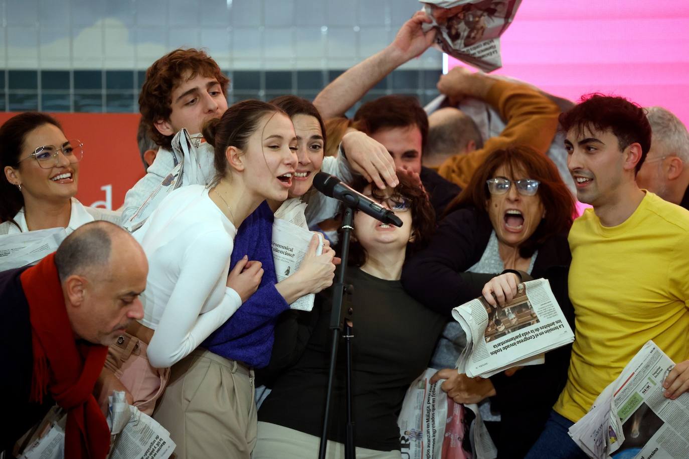 Los alumnos del taller de teatro revolucionaron la Fábrica Cervezas Victoria 