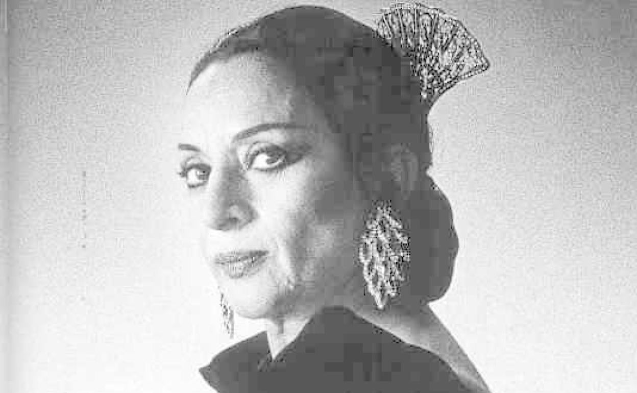 Lola Flores, La Faraona, en una imagen del libro 'Flamenco' de Carlos Saura. 