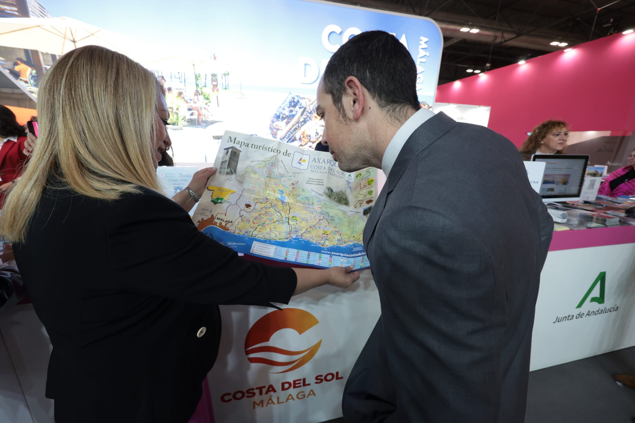 Jornada del viernes en la Feria Internacional de Turismo (Fitur) que se celebra en IFEMA. 