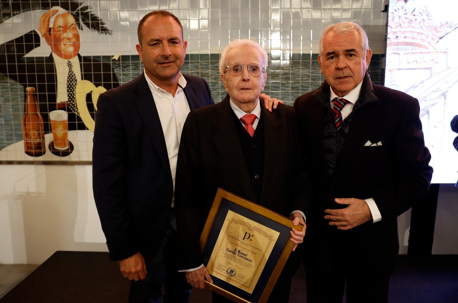 La Asociación de la Prensa de Málaga entrega su Medalla de Honor del Periodista a Azucena Cervantes y a la UMA y la distinción de Socio de Honor a Manuel Castillo Casermeiro