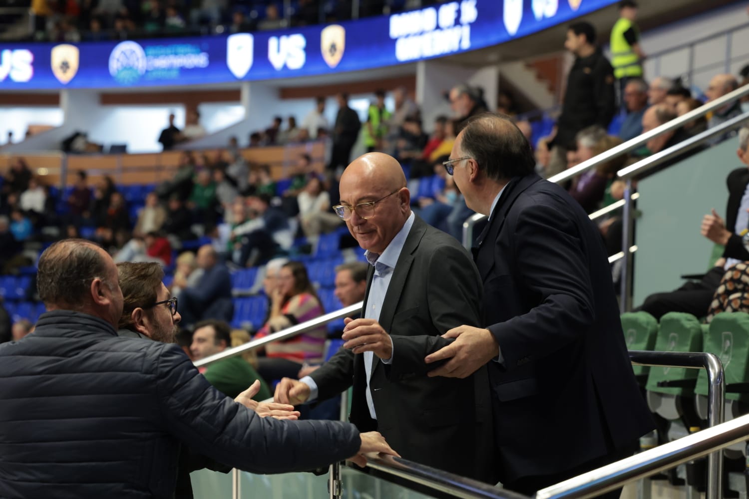 El Unicaja pasa la primera prueba del Top-16