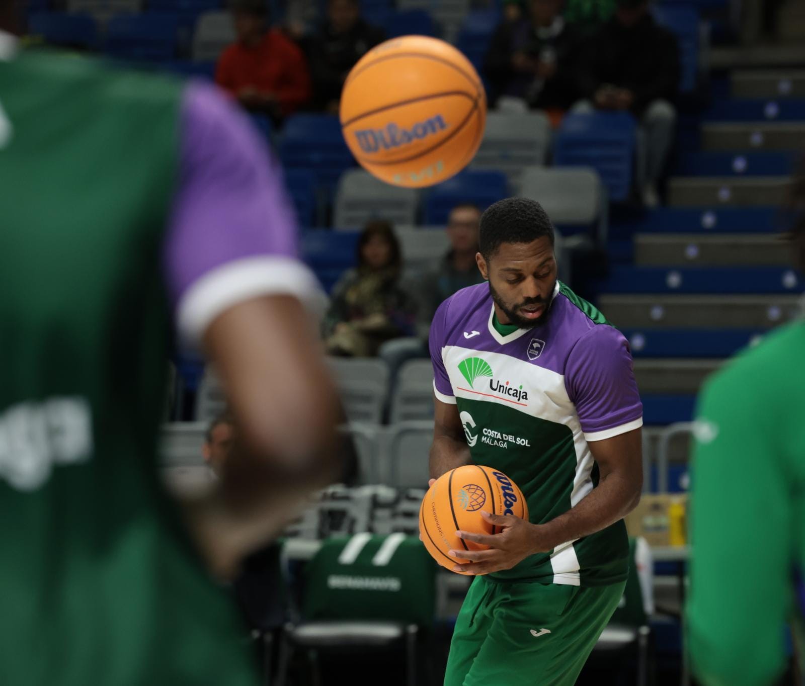 El Unicaja pasa la primera prueba del Top-16