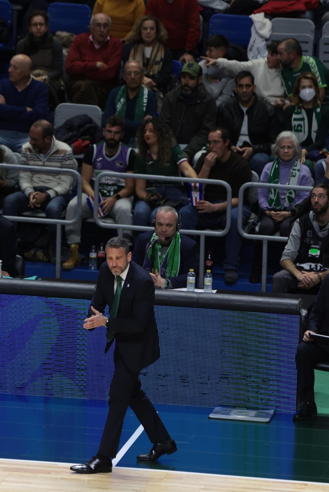 El Unicaja pasa la primera prueba del Top-16