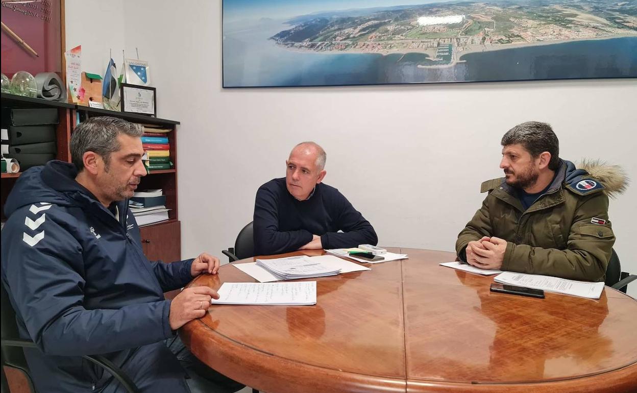 Reunión para evaluar la medida. 