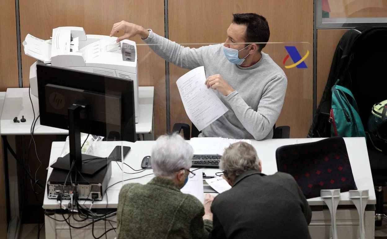 Oferta de Empleo Público: el Gobierno convoca más de 27.500 plazas para la Administración General del Estado