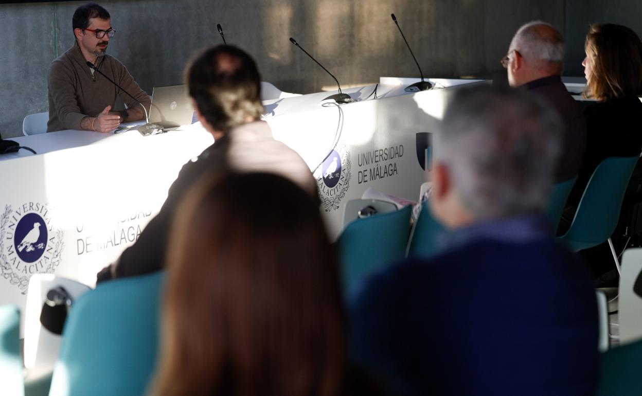 Un momento de la asamblea celebrada ayer en Psicología. 