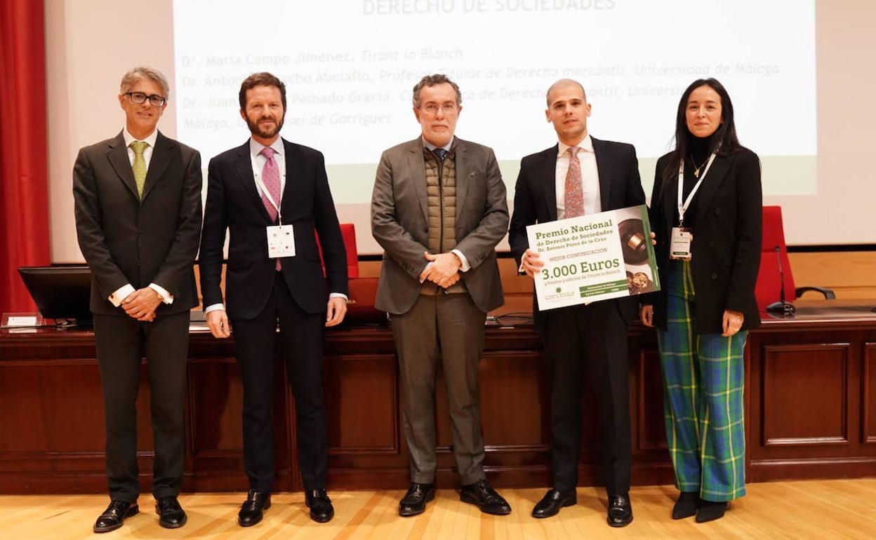 Imagen de la entrega del premio este jueves en la Facultad de Derecho. 