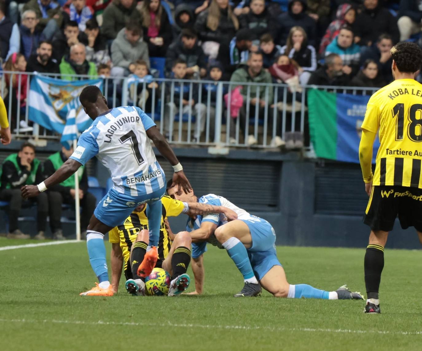 Derrota del Málaga en casa ante el Oviedo. 