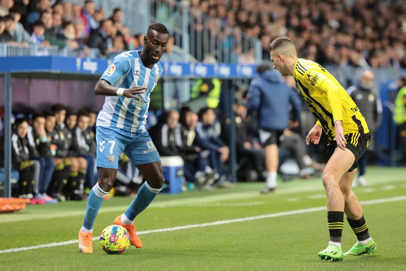 Derrota del Málaga en casa ante el Oviedo. 