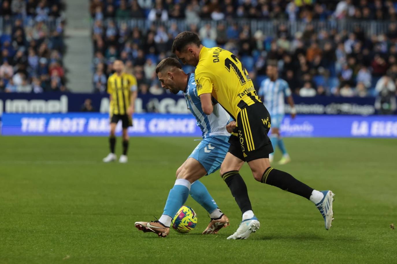 Derrota del Málaga en casa ante el Oviedo. 