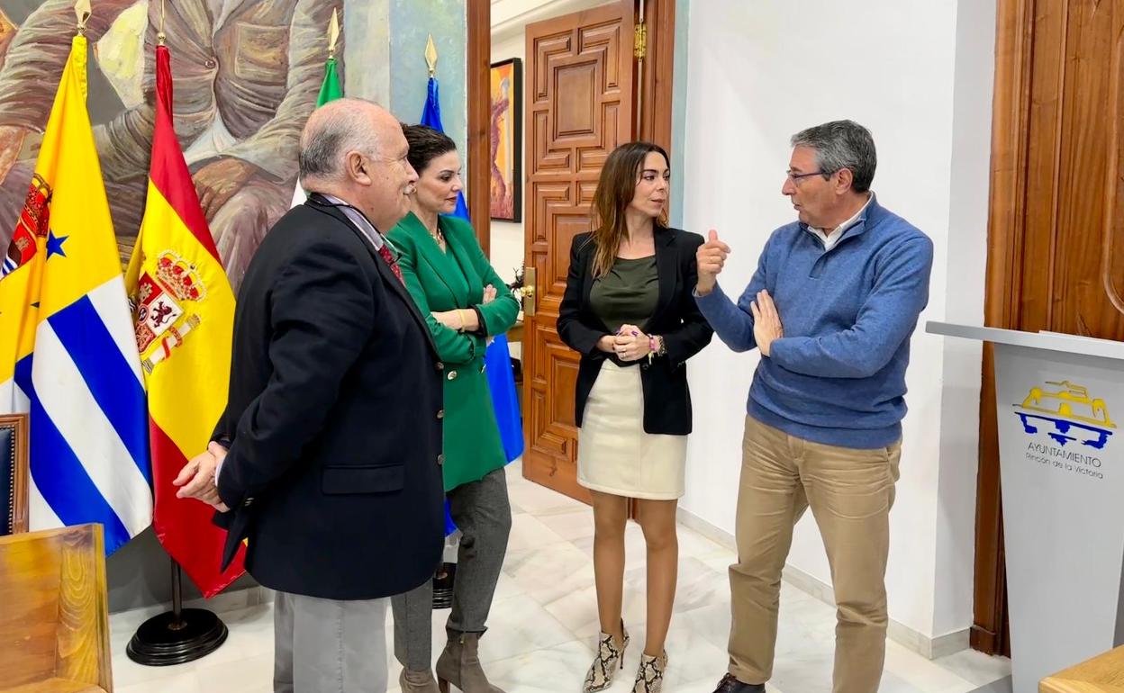 La delegada de Justicia, María Teresa Pardo, este viernes en su visita al Ayuntamiento rinconero. 
