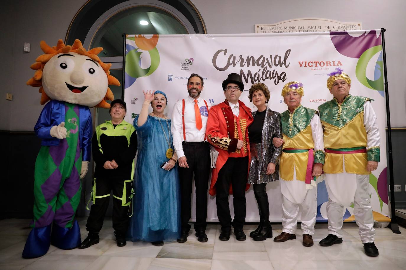 Algunos de los disfraces que se pudieron ver este viernes en el Cervantes 