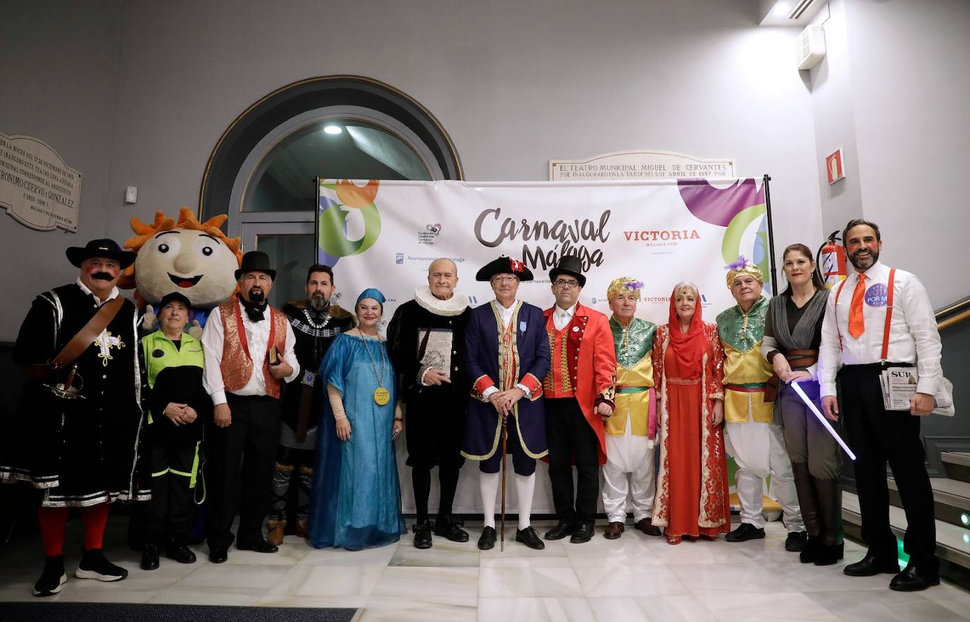 Algunos de los disfraces que se pudieron ver este viernes en el Cervantes 