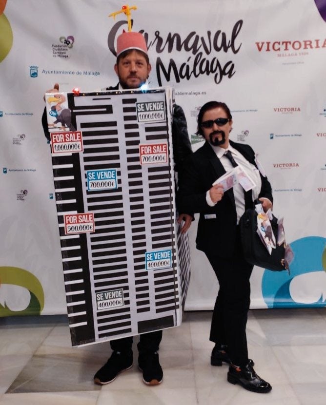 Algunos de los disfraces que se pudieron ver este viernes en el Cervantes 