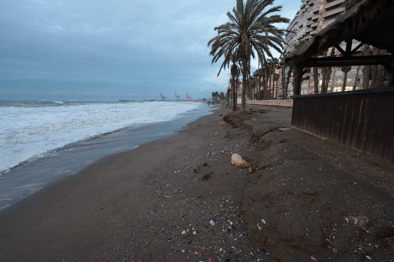 Imagen del temporal tomada en la capital, este sábado.