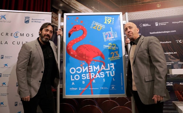 Imagen principal - Los artistas Juan Requena y Bonela hijo y Juan Antonio Vigar, durante la presentación. 