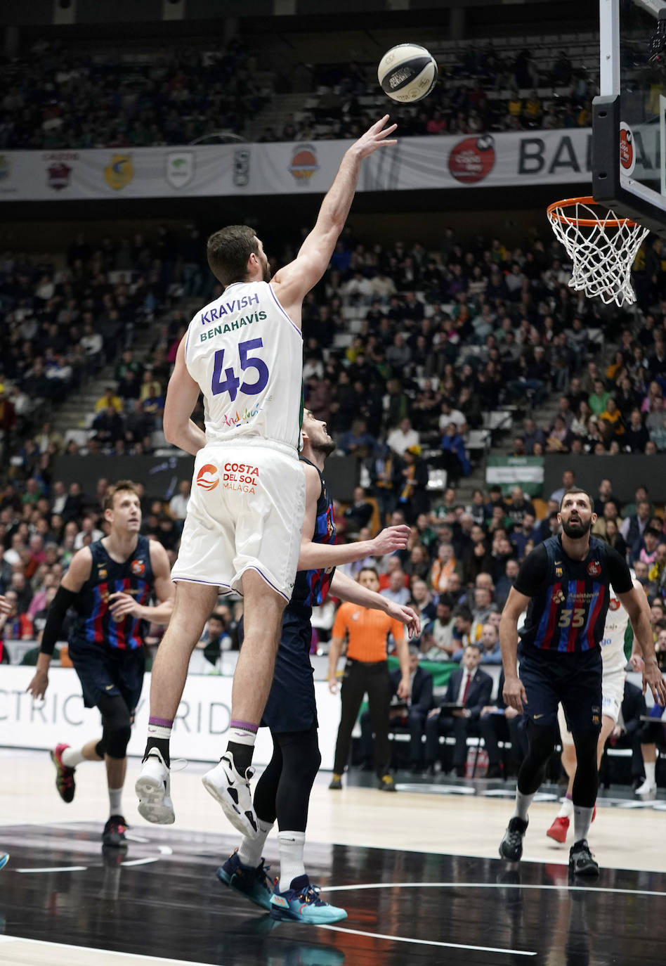 Las mejores fotografías del Barcelona-Unicaja de la Copa del Rey de Baloncesto 2023. 