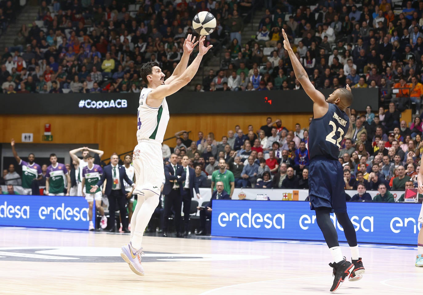 Las mejores fotografías del Barcelona-Unicaja de la Copa del Rey de Baloncesto 2023. 