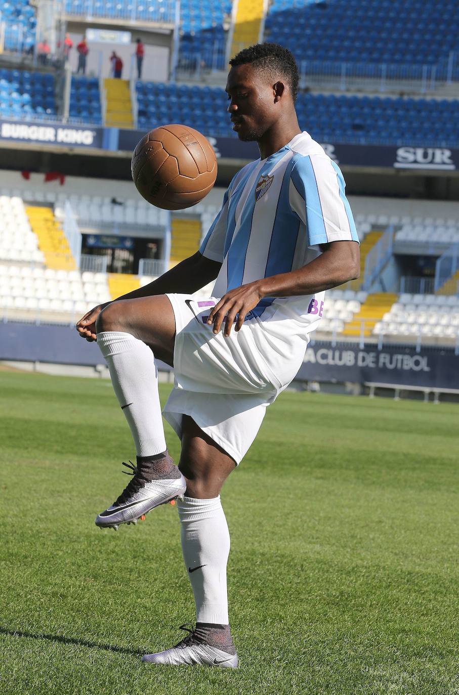 El recordado extremo ghanés jugó de blanquiazul durante la segunda parte de la temporada 15-16 y consiguió marcar dos tantos. Uno en su debut y otro en su despedida.
