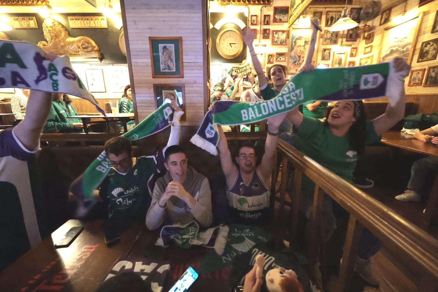 Más de 300 aficionados se reunieron en Le Grand Café para vivir el partido