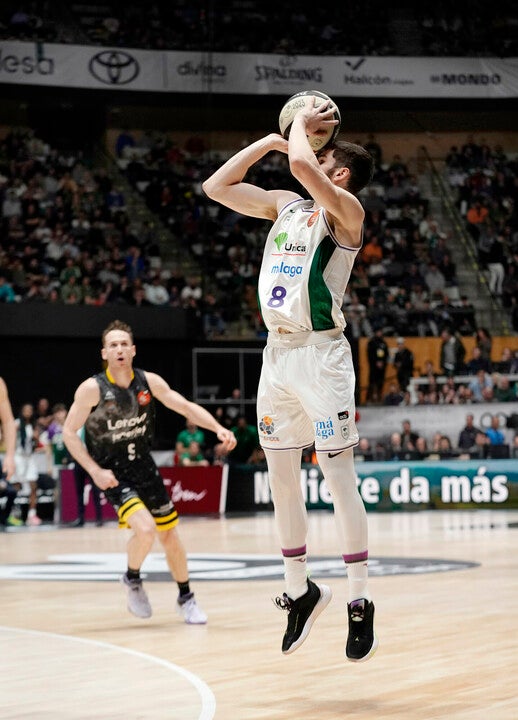 Un partido cargado de morbo y tensión disputado en el Olimpic de Badalona