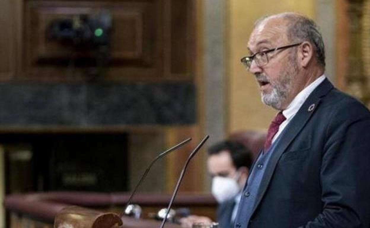 El exdiputado Juan Bernardo Fuentes, en el Congreso de los Diputados durante el año pasado.