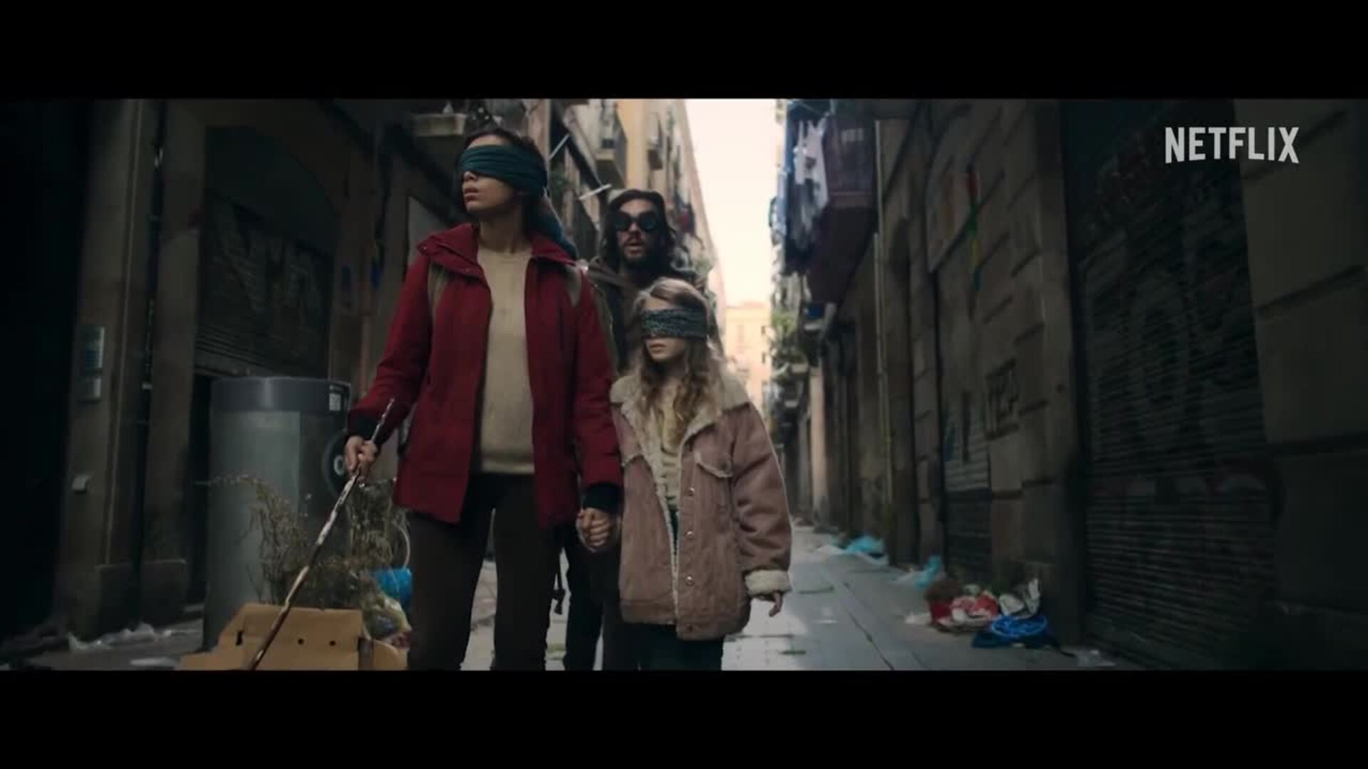 Mario Casas y Georgina Campbell protagonizan Bid Box Barcelona, la nueva ficción de Netflix