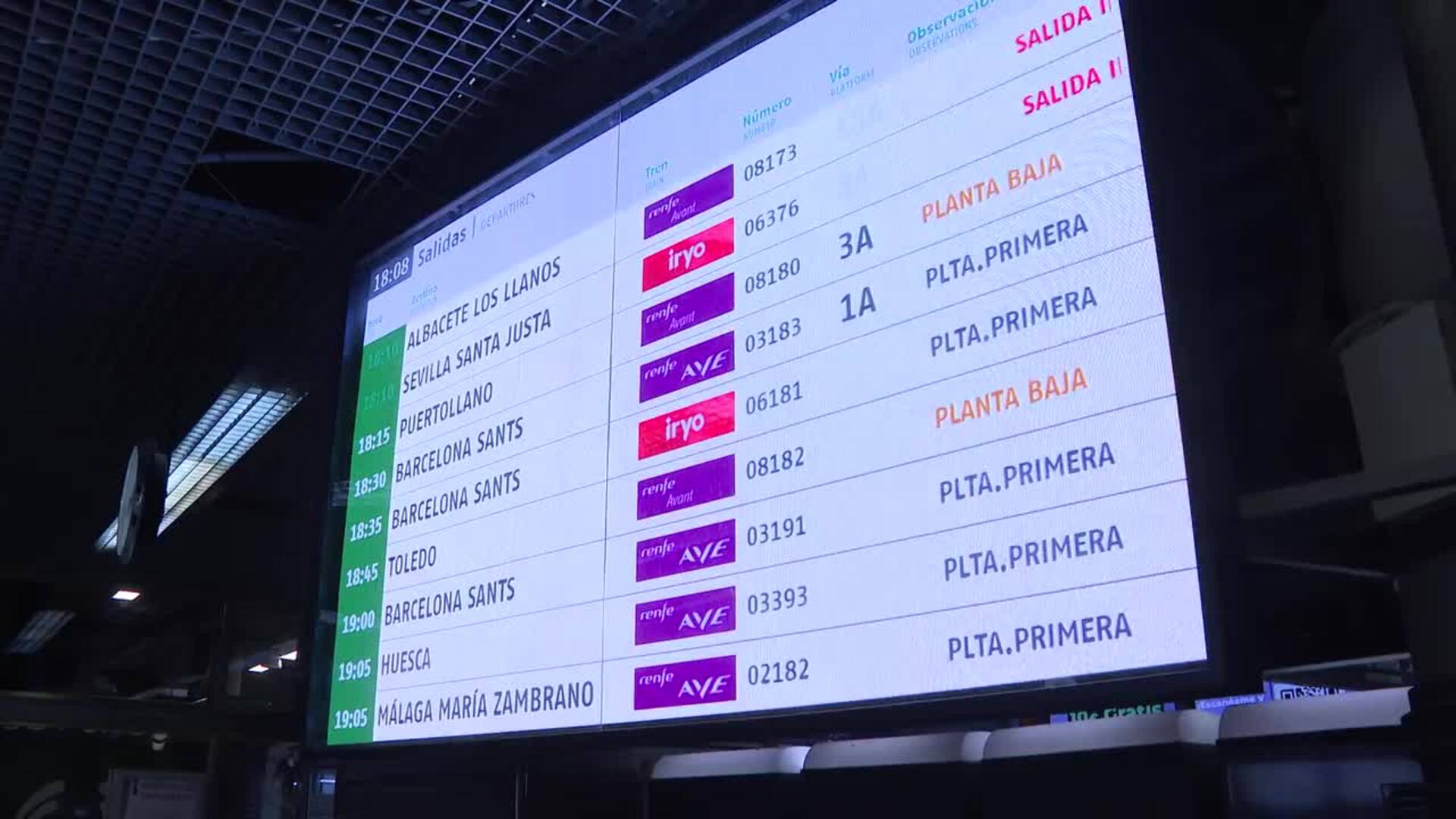 Cientos de españoles aprovechan para realizar una escapada por el Puente del Pilar
