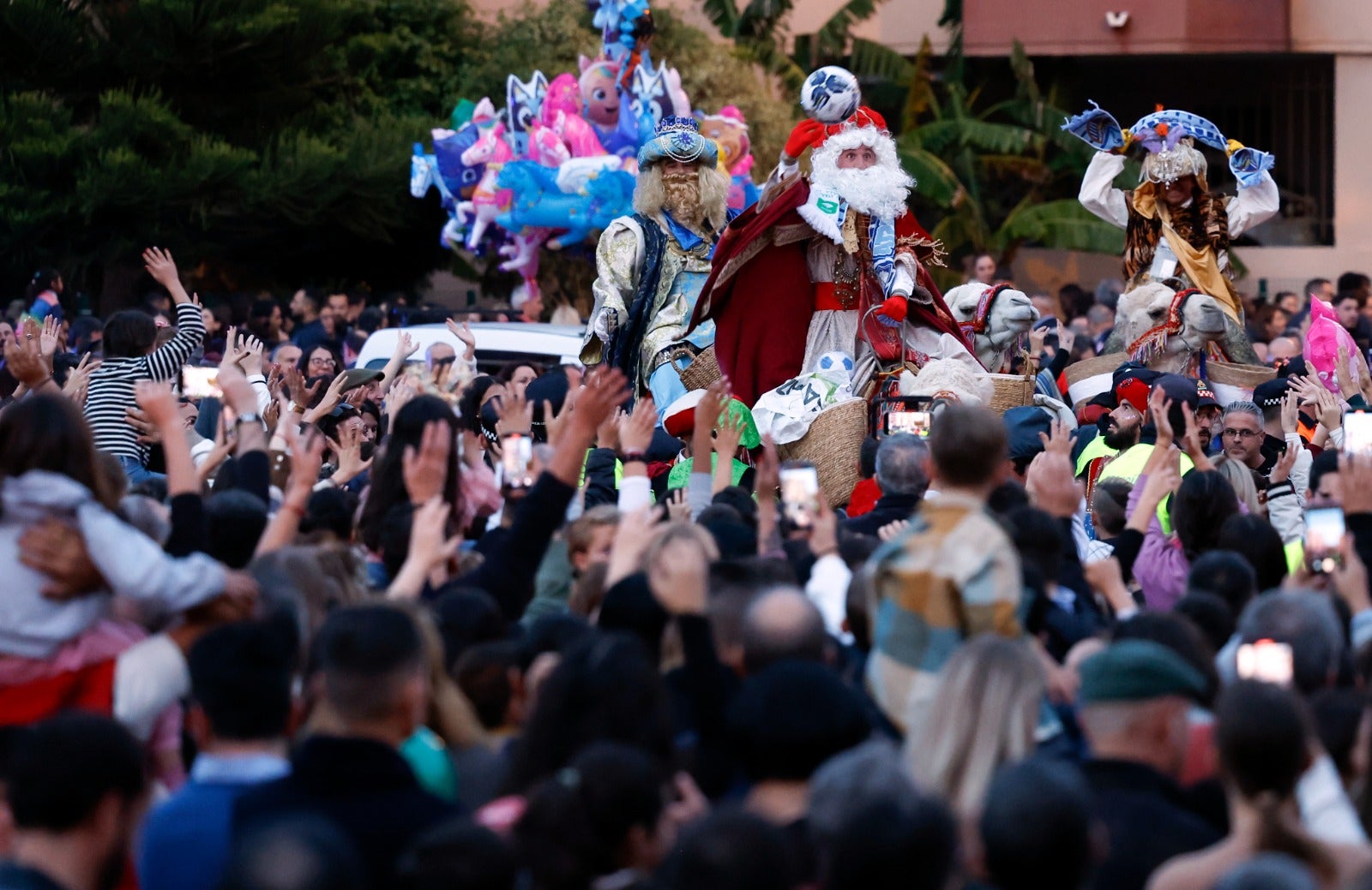 Cabalgata en Cruz del Humilladero.