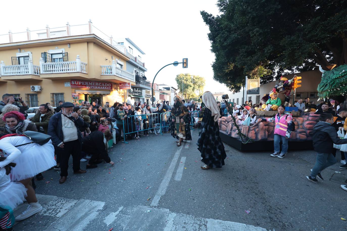 Las mejores imágenes de la cabalgata de los Reyes en Campanillas 2024