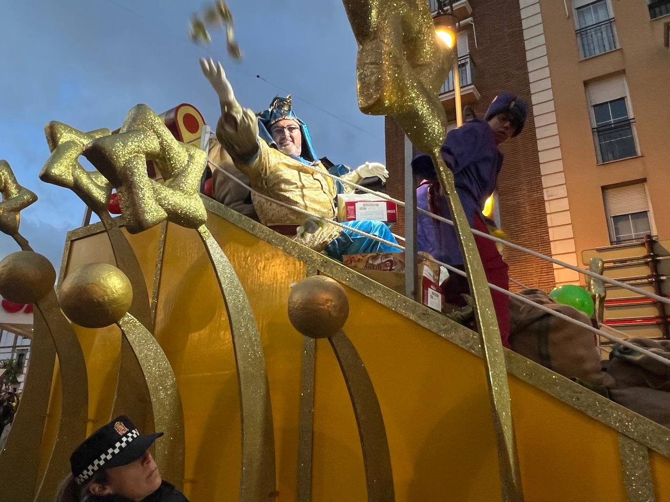 Los molletes no faltaron en la cabalgata de Reyes en Antequera