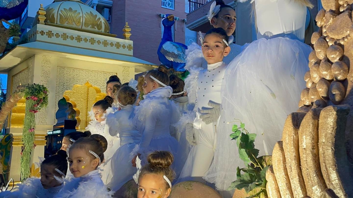 Los Reyes no faltaron en la cabalgata de Torre del Mar