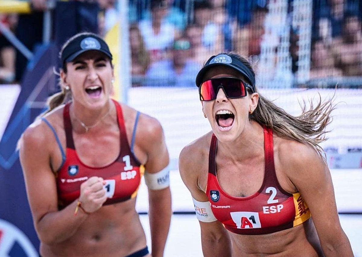 Imagen secundaria 1 - La laureada nerjeña Ángela Lobato dice adiós al vóley-playa