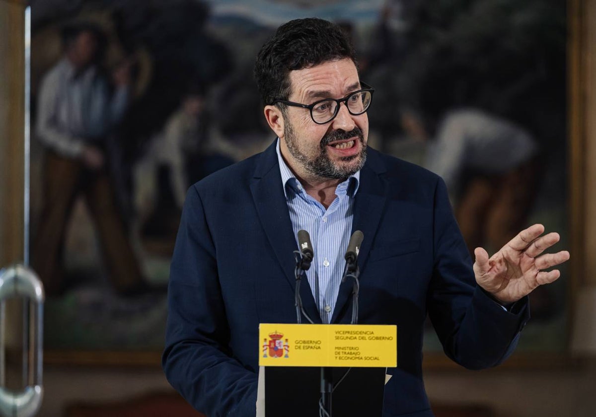 Secretario de Estado de Empleo, Joaquín Pérez Rey, tras la reunión del diálogo social.