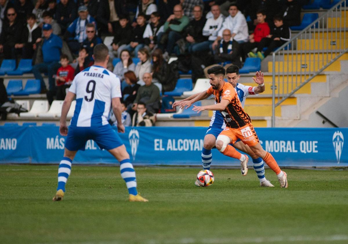 El Antequera pierde en el añadido contra el Alcoyano