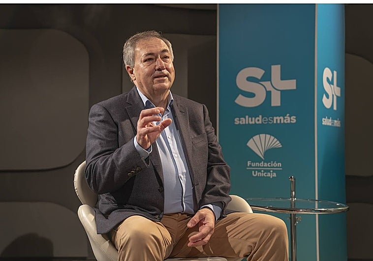 Antonio Narváez explica que las lesiones de hombro, sobre todo del manguito rotador, son la tercera causa de consulta traumatológica