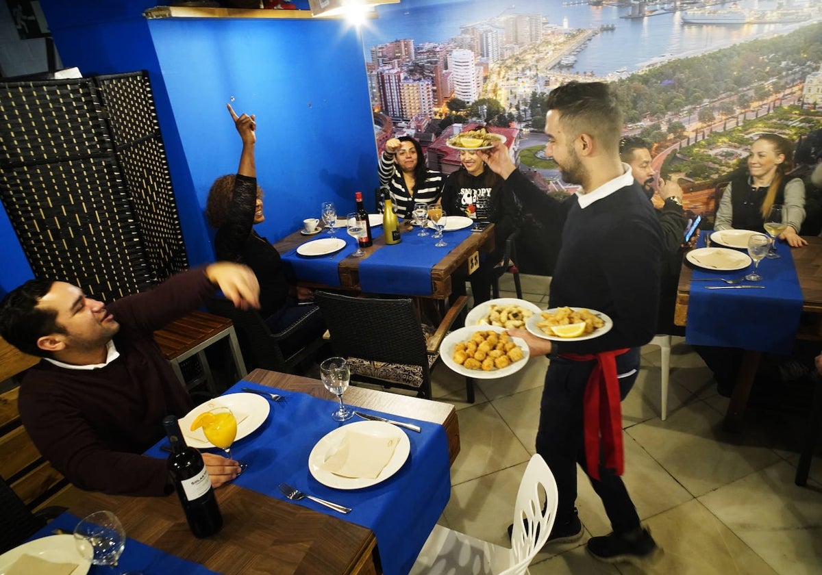 «Y yo cobro, oiga»: la subasta (y la esencia) del Tintero llega a Madrid